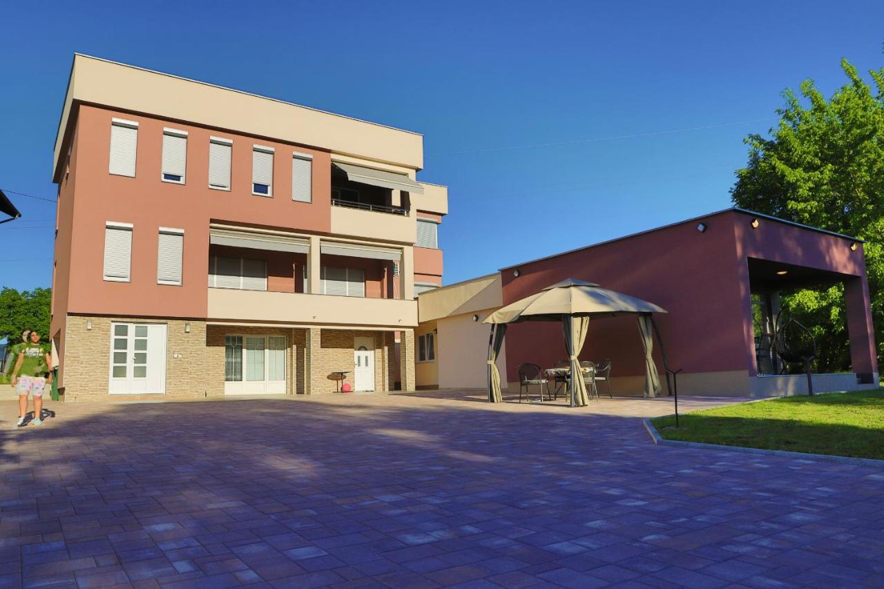 Apartment Vila Tara Bihać Εξωτερικό φωτογραφία